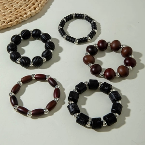 Five-piece set of retro acrylic beaded bracelets with dark brown and black textures