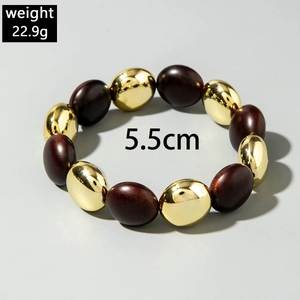 Detail showing weight 22.9g and 5.5cm inner diameter of the acrylic beaded bracelet