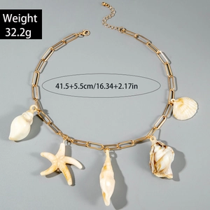 Collier à pendentifs coquillages et étoile de mer dorés avec détails de taille et poids