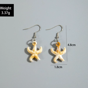 Detail view showing 4.8cm starfish earrings dimensions and 3.37g weight measurement