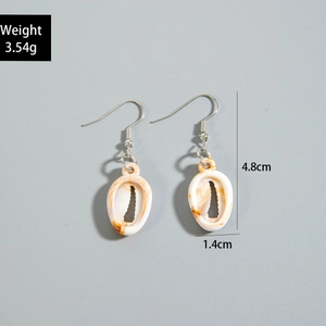 Detailed size view of beach shell earrings with dimensions 4.8cm length and 1.4cm width