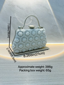 Sac de soirée élégant en perles blanches avec poignée argentée et dimensions 21x18x5,5cm
