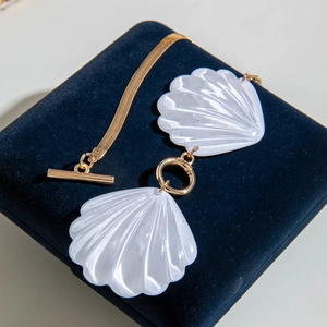 Elegant acrylic shell flower pendant necklace with gold snake chain and T-Bar toggle clasp