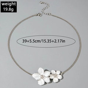 Detailed view of white flower pendant necklace with dimensions and 19.8g weight specifications
