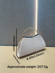 Elegante pochette da sera beige a pieghe con manico in metallo dorato e fibbia di cristallo