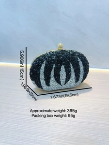 Pochette de soirée élégante avec strass noirs et argentés et fermoir doré chic