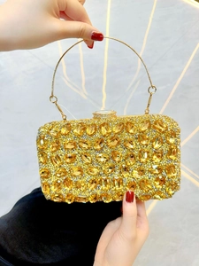 Pochette de soirée luxueuse en cristal jaune avec poignée dorée et strass étincelants