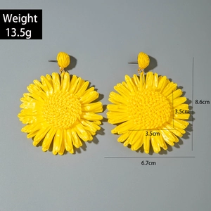 Detailed size specifications for handmade yellow raffia sunflower dangle earrings