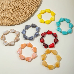 Bracelets bohèmes colorés en résine acrylique irrégulière aux motifs marbrés