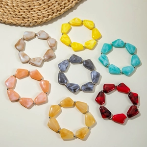 Lot de bracelets bohèmes en perles acryliques colorées irrégulières à effet marbré
