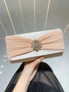 Sac De Soirée Élégant En Satin Plissé Avec Fleur En Strass Mariage Fête Bal Sac À Main Avec Chaîne Pour Femmes