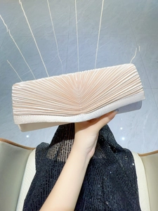 Sac de Soirée Pochette en Satin Plissé pour Femme Élégant Design en Éventail Avec Chaîne Argentée pour Mariage Fête Sac à Main