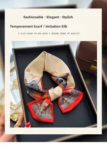Détail d'un foulard en imitation soie avec motifs de paysages chinois sur un plateau