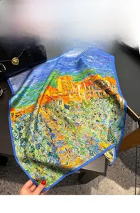 Détail du foulard 100% soie de mûrier avec impression d'art de peinture à l'huile
