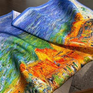 Foulard luxe 100% soie de mûrier avec imprimé peinture à l'huile et bords roulés