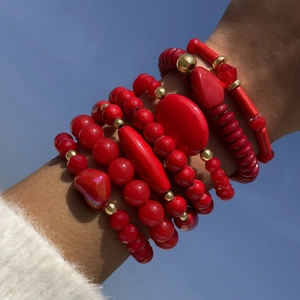 Red Beaded Bracelets Layering Set With Heart Charm Retro Elastic Resin Fashion Jewelry For Women Versatile