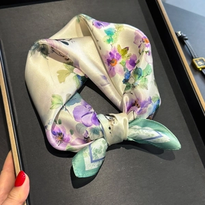 Foulard Carré En Satin De Mûrier Élégant Femme Imprimé Floral Bandana Mode Polyvalent Accessoire Légere