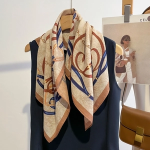 Elegant Square Scarf Retro Chain Equestrian Print Polyester Satin Satin Feel Vintage Neck Hair Scarf For Women