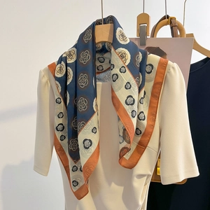 Petit Carré De Satin Imprimé Camélia Élégant Foulard En Satin Pour Femmes Bureau Mode Tour De Cou