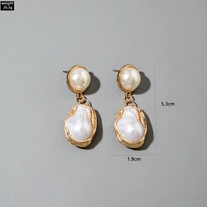 Detailed size view of baroque pearl earrings showing 5.3cm length and 26.3g weight