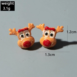 Close-up of reindeer Christmas stud earrings with size and weight measurements info