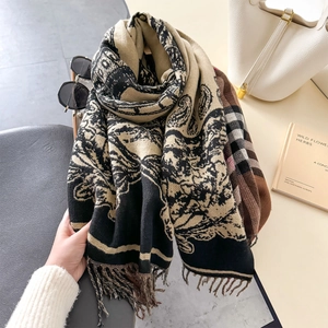 Dicker Schal mit Eiffelturm-Muster in Kaschmir-Optik mit Fransen und Jacquard