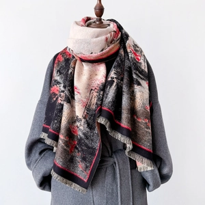 Sciarpa in cashmere con stampa pittura cinese a inchiostro e frange su cappotto