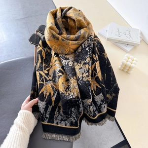 Thick vintage floral shawl with fringe tassels and high-quality printed patterns
