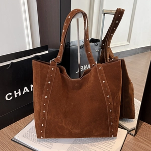 Sac Fourre-Tout Grande Capacité en Suédine Vintage Pour Femmes Sac à Épaule Rivet Mode Sac à Main Commuteur Rétro