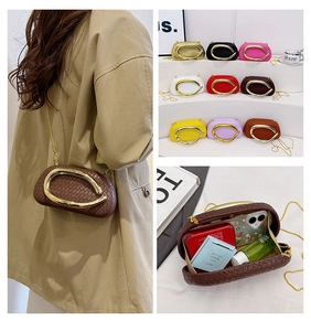 Chic woven clutch bag with gold ring handle and chain strap in nine vibrant colors