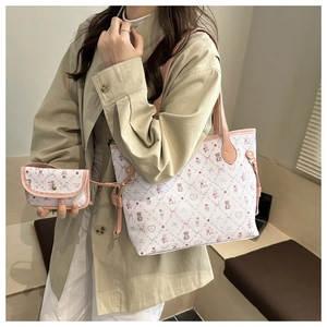 Grand sac fourre-tout blanc avec motifs d'ours roses et petite bourse assortie
