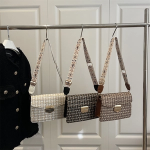 Retro tweed flap crossbody bags in three colors with decorative embroidered wide straps