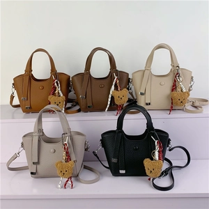 Litchi pattern leather tote bag in five colors with cute plush bear charms