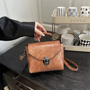 Sac Bandoulière Vintage Pour Femmes Cuir PU Texturé Sac À Main Rétro Décontracté Sac À Épaule Serrure Métallique