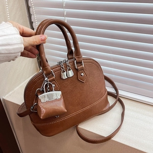 Sac Coquille Rétro Pour Femmes Sac À Main Bandoulière En Cuir PU Avec Mini Pochette Charm Fermeture Éclair