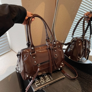 Motorcycle Rivet Pillow Bag Shiny PU Leather Crossbody Handbag With Tassels Retro Punk Style Shoulder Purse For Women