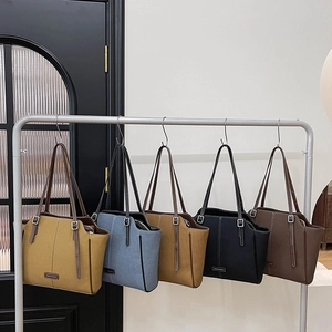 Vintage-Tote-Bags in fünf Farben mit Lychee-Leder-Textur für den täglichen Pendelverkehr