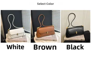Comparaison détaillée de trois sacs baguette en blanc, marron et noir avec boucles dorées