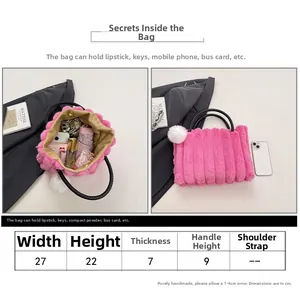 Size chart showing pink plush tote bag dimensions 27x22x7cm with striped faux fur texture