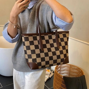 Klassieke canvas shopper met ruitpatroon, lederen handvatten en grote capaciteit