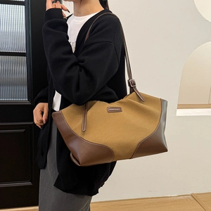 Retro large capacity contrast color tote bag for women with shoulder straps and metal plate