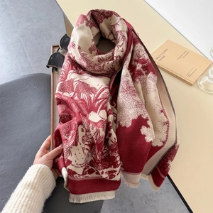 Châle vintage français rouge et beige à motif paysage avec de fines franges douces