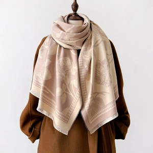 Elegant floral houndstooth pashmina scarf with fringe in Morandi pink and cream colors