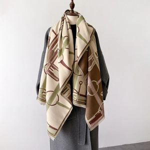 Châle épais en imitation cachemire avec motifs équestres et bordures à franges élégantes
