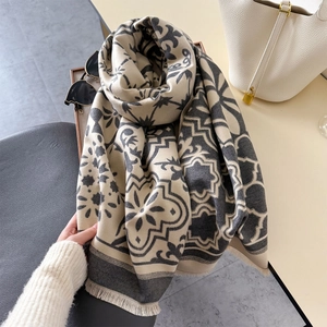 Châle en faux cachemire beige avec motifs floraux gris et franges pour l'hiver
