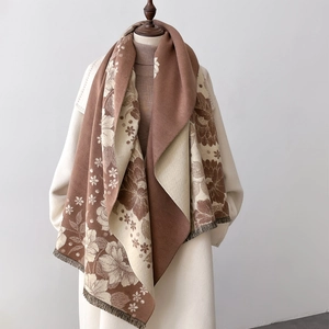 Vintage floral double-sided jacquard shawl with fringe edges for women in autumn
