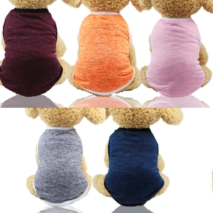 Détail des gilets pour animaux en tissu chiné respirant avec bordures contrastées colorées