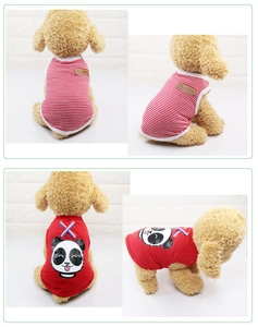 Détail de gilets d'été pour animaux avec rayures rouges et imprimés panda pour chiens