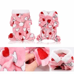 Mameluco de franela con estampado de corazones y capucha para perros y gatos