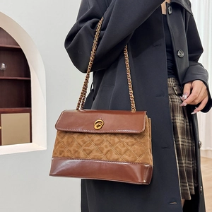 Brown retro quilted chain bag with leather patchwork and gold clasp for women